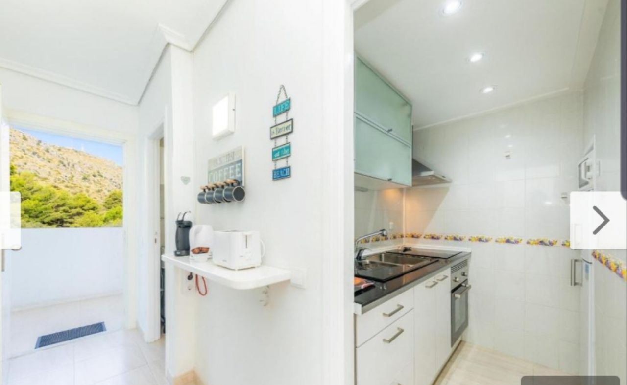 WINTER: Modernes Ap mit Gemeinschaftspool und Tennisplatz am Hafen von Alcudia --- AP 24 WT