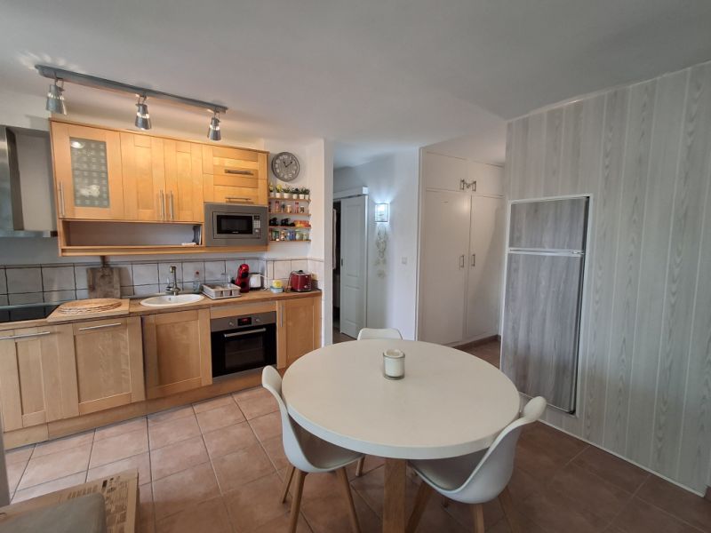 Winter: Modernes Apartment in 3 Etage mit Teilhafenmeerblick in Colonia St. Jordi -- AP 08 WT