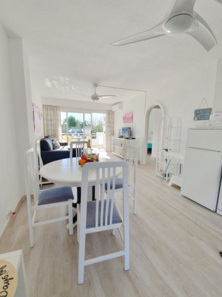 Winter: Modernes Apartment mit Gem Pool und Tennisplatz am Hafen von Alcudia -- AP 23 WT