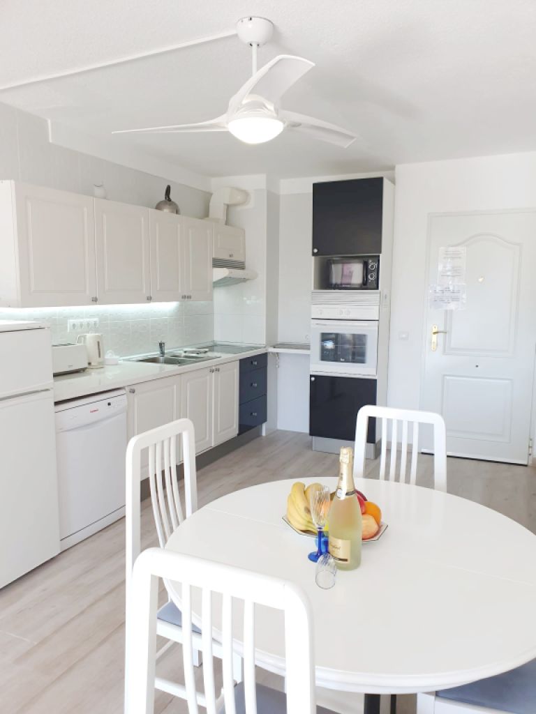 Winter: Modernes Apartment mit Gem Pool und Tennisplatz am Hafen von Alcudia -- AP 23 WT