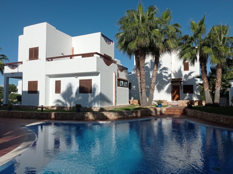 WINTER: Modernes Chalet mit Heizung, Garten und BBQ in Marina Dor II - Cala Dor -- CH 19 WT