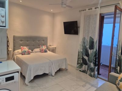 Winter: Modernes Studio in 2. Etage mit Terrasse und Gem. Pool in Cala Dor -- AP 40 WT