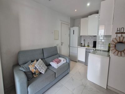 Winter: Modernes Studio in 2. Etage mit Terrasse und Gem. Pool in Cala Dor -- AP 40 WT