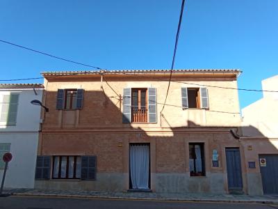 WINTER: Ground floor village house with courtyard near the harbour of Colonia St Jordi -- DH 01 WT