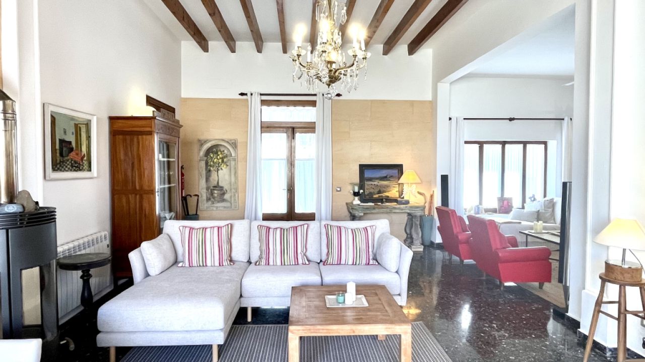 WINTER: Ground floor village house with courtyard near the harbour of Colonia St Jordi -- DH 01 WT