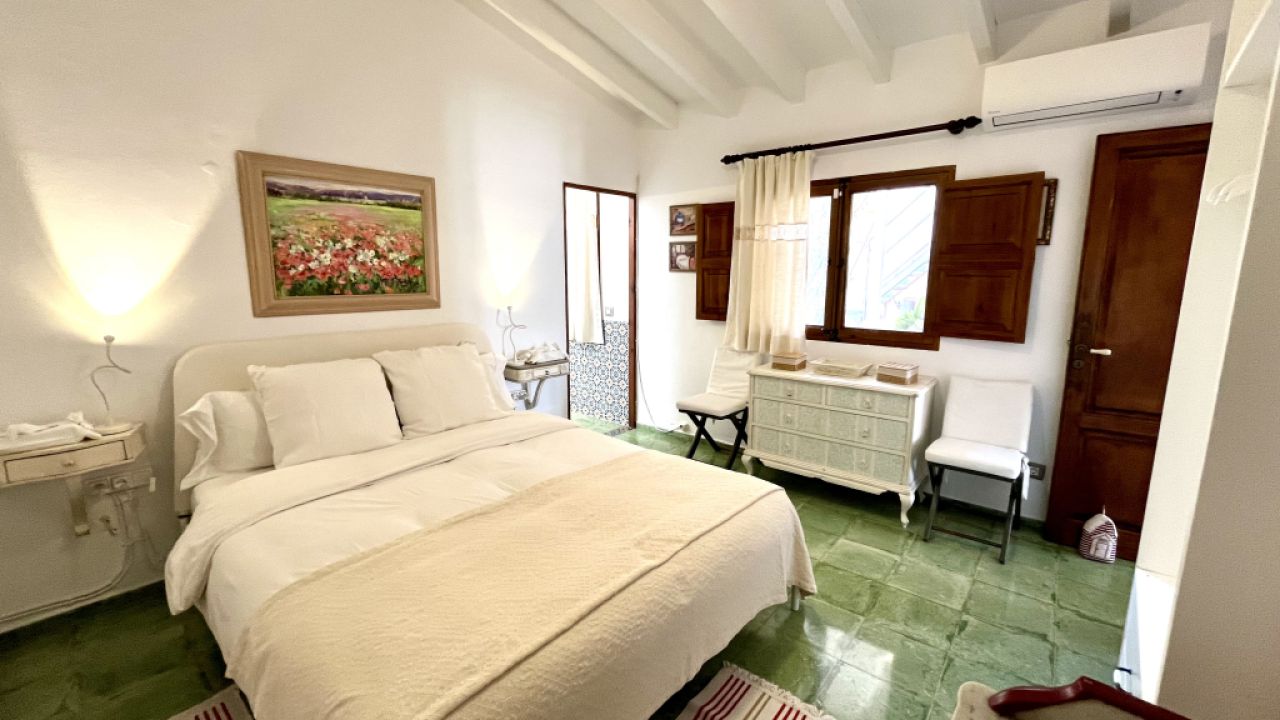 WINTER: Ground floor village house with courtyard near the harbour of Colonia St Jordi -- DH 01 WT