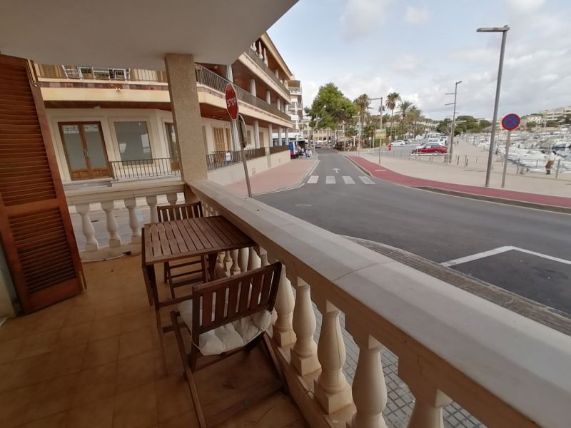 Winter: Parterreapartment in 1. Linie des Hafens von Colonia St JOrdi-- AP 25 WT