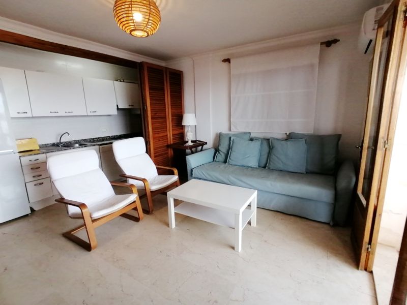 Winter: Parterreapartment in 1. Linie des Hafens von Colonia St JOrdi-- AP 25 WT