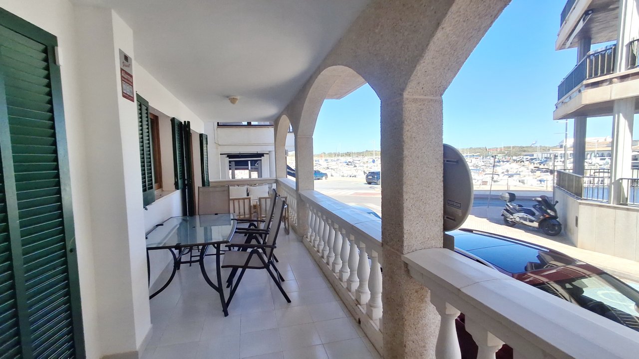Invierno: Piso en planta baja en el puerto de Colonia St Jordi -- AP 37 WT