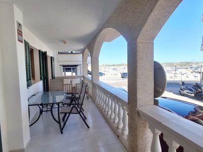 Invierno: Piso en planta baja en el puerto de Colonia St Jordi -- AP 37 WT