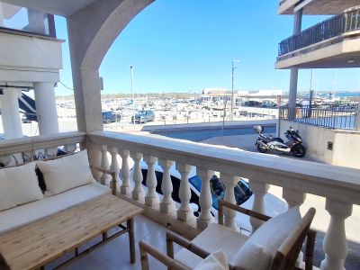 Invierno: Piso en planta baja en el puerto de Colonia St Jordi -- AP 37 WT