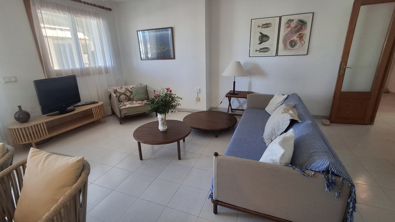 Invierno: Piso en planta baja en el puerto de Colonia St Jordi -- AP 37 WT