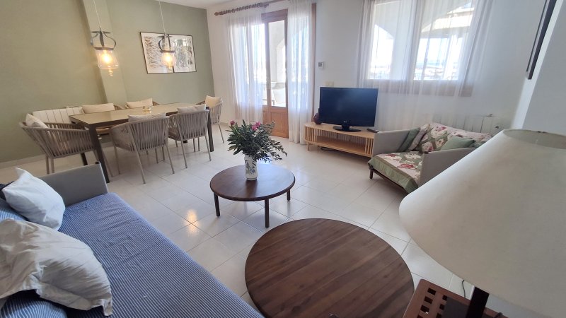 Invierno: Piso en planta baja en el puerto de Colonia St Jordi -- AP 37 WT