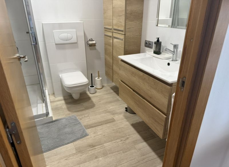 Invierno: Apartamento reformado con suelo radiante + balcón en Portixol-Palma -- AP 33 WT