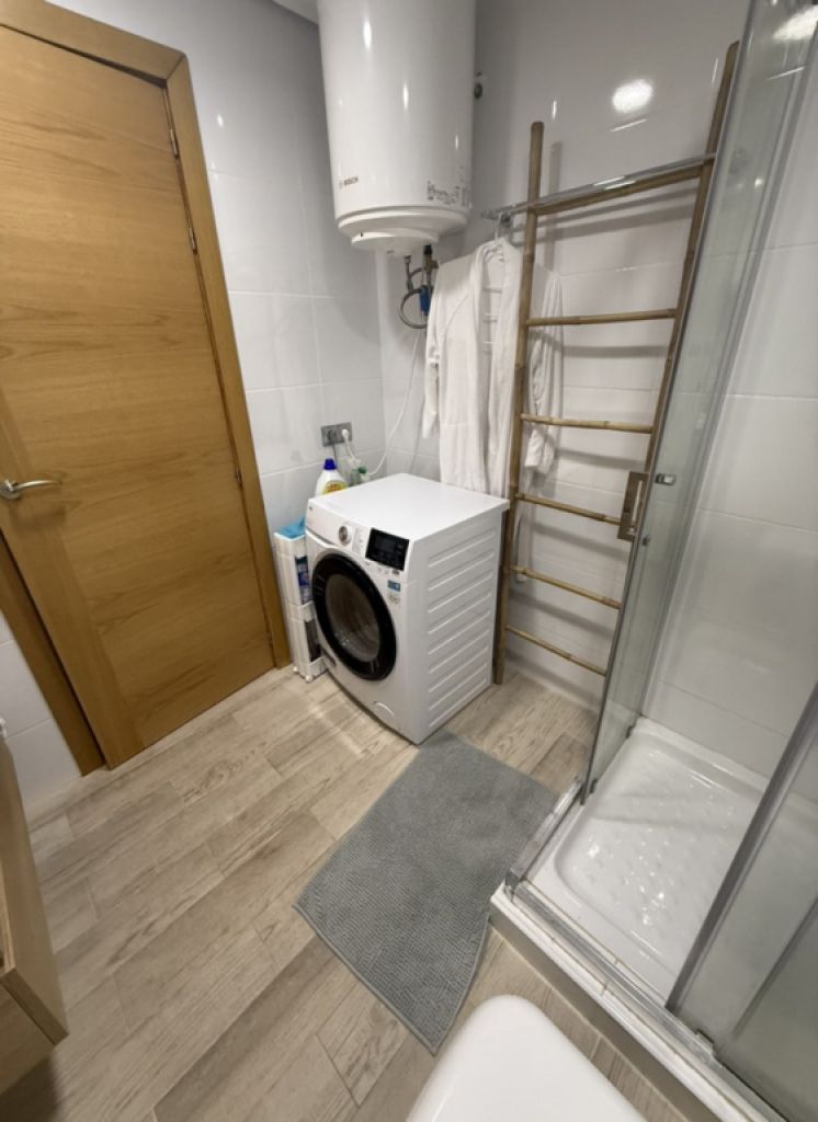 Invierno: Apartamento reformado con suelo radiante + balcón en Portixol-Palma -- AP 33 WT