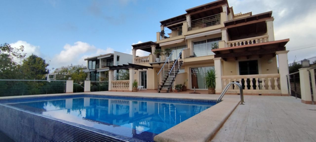 INVIERNO: Elegante apartamento con piscina y vistas al mar en Sa Punta- Porto Colom - AP 21 WT