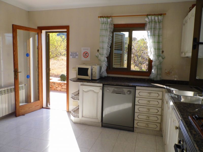 WInter: Beautiful finca with heating and sea views at S Horta --- F 12 WT