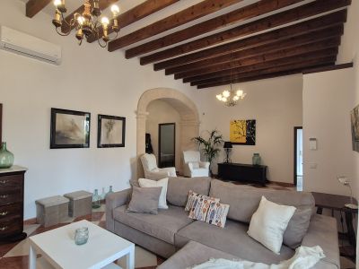 WINTER: Typisch mallorquinisches Dorfhaus auf 2 Etagen in Ariany -- DH 20 WT
