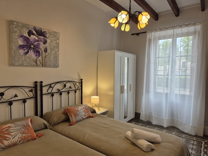 WINTER: Typisch mallorquinisches Dorfhaus auf 2 Etagen in Ariany -- DH 20 WT