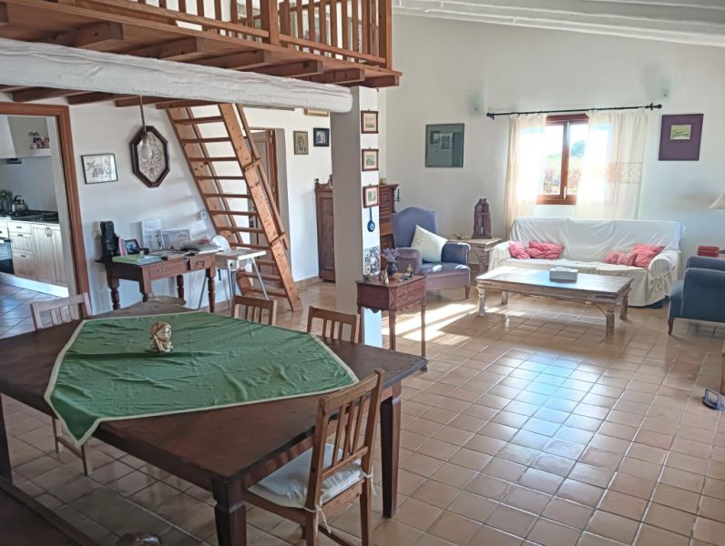 WINTER 27/28: Charming Finca with Beautiful Garden and Heating near Sant Llorenç