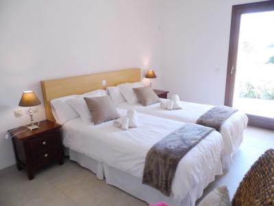 TEMPORADA DE INVIERNO 24/ 25: Finca de una sola planta y de última generación cerca de Manacor --- F