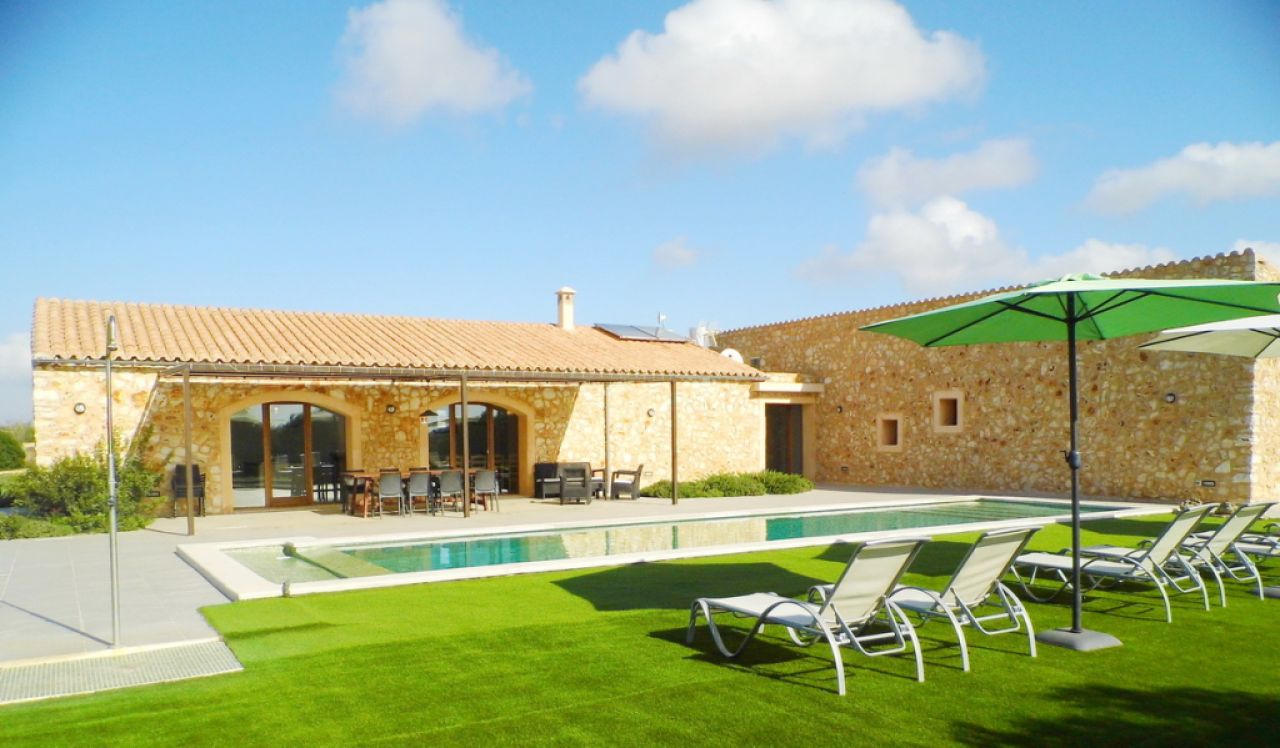 TEMPORADA DE INVIERNO 24/ 25: Finca de una sola planta y de última generación cerca de Manacor --- F