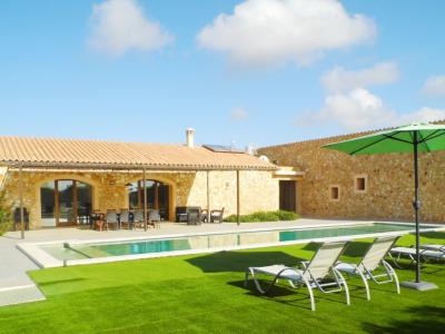 TEMPORADA DE INVIERNO 24/ 25: Finca de una sola planta y de última generación cerca de Manacor --- F