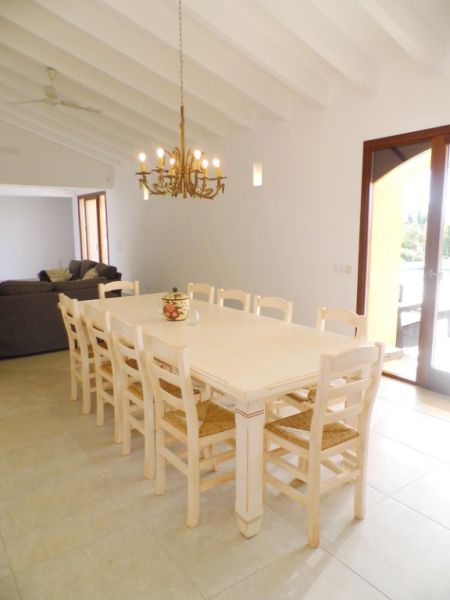 TEMPORADA DE INVIERNO 24/ 25: Finca de una sola planta y de última generación cerca de Manacor --- F