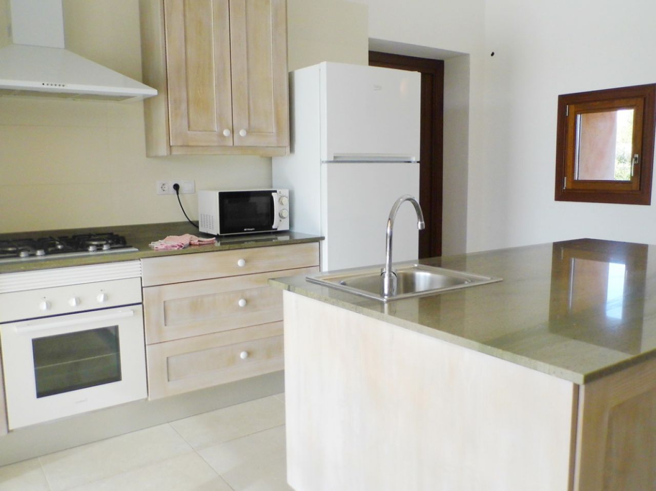 TEMPORADA DE INVIERNO 24/ 25: Finca de una sola planta y de última generación cerca de Manacor --- F