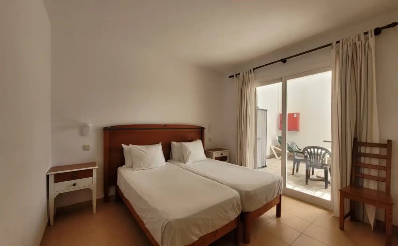 Winter season: Ground-floor apartment with terrace and communal pool near the harbor of Cala Dor --- AP 14 WT