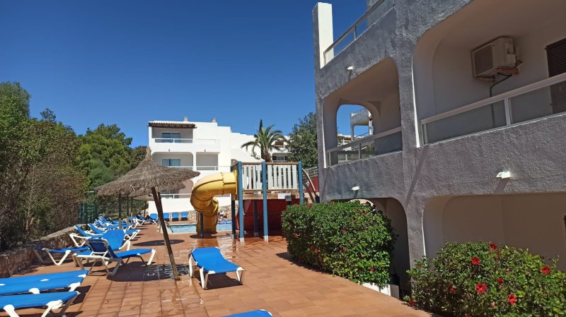 Winter season: Ground-floor apartment with terrace and communal pool near the harbor of Cala Dor --- AP 14 WT