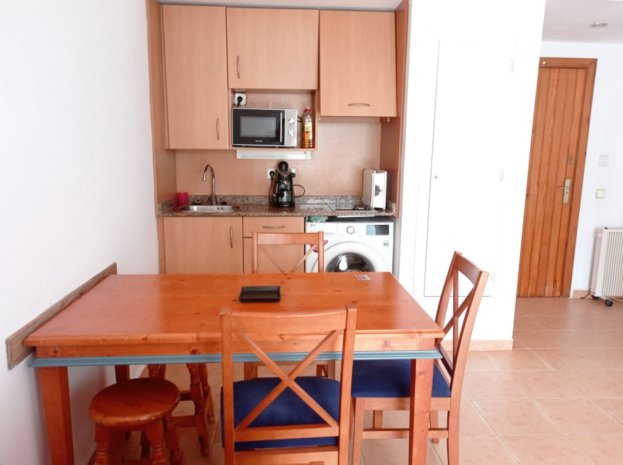 Winter season: Ground-floor apartment with terrace and communal pool near the harbor of Cala Dor --- AP 14 WT