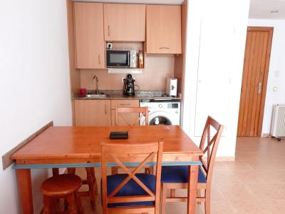 Winter season: Ground-floor apartment with terrace and communal pool near the harbor of Cala Dor --- AP 14 WT