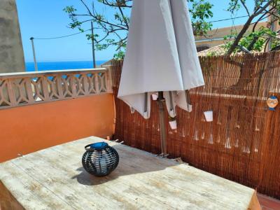 Wintersaison: Modernisiertes Apartment in 1. Line der Küste von  Cala Morlanda -- AP 09 WT