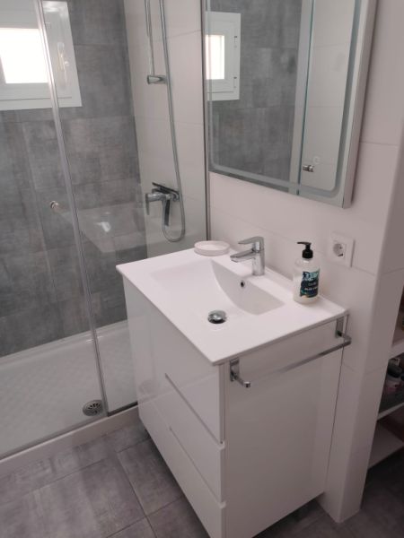 Wintersaison: Modernisiertes Apartment in 1. Line der Küste von  Cala Morlanda -- AP 09 WT