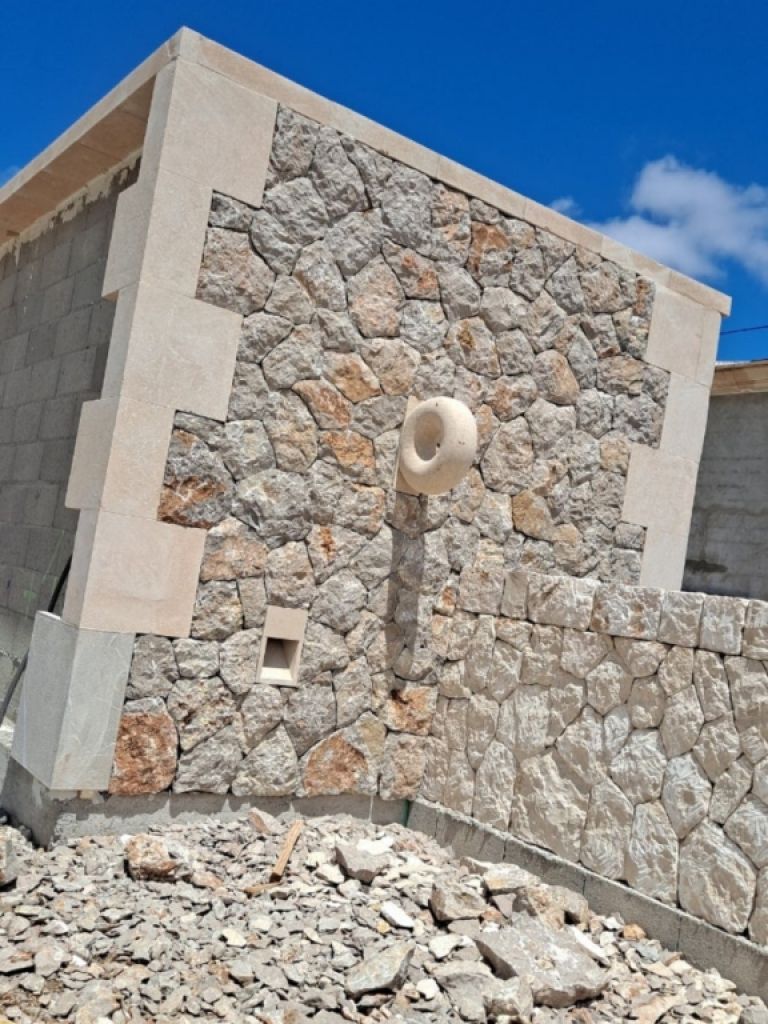 Wir führen alle Arten von Stein- oder Fliesenarbeiten durch