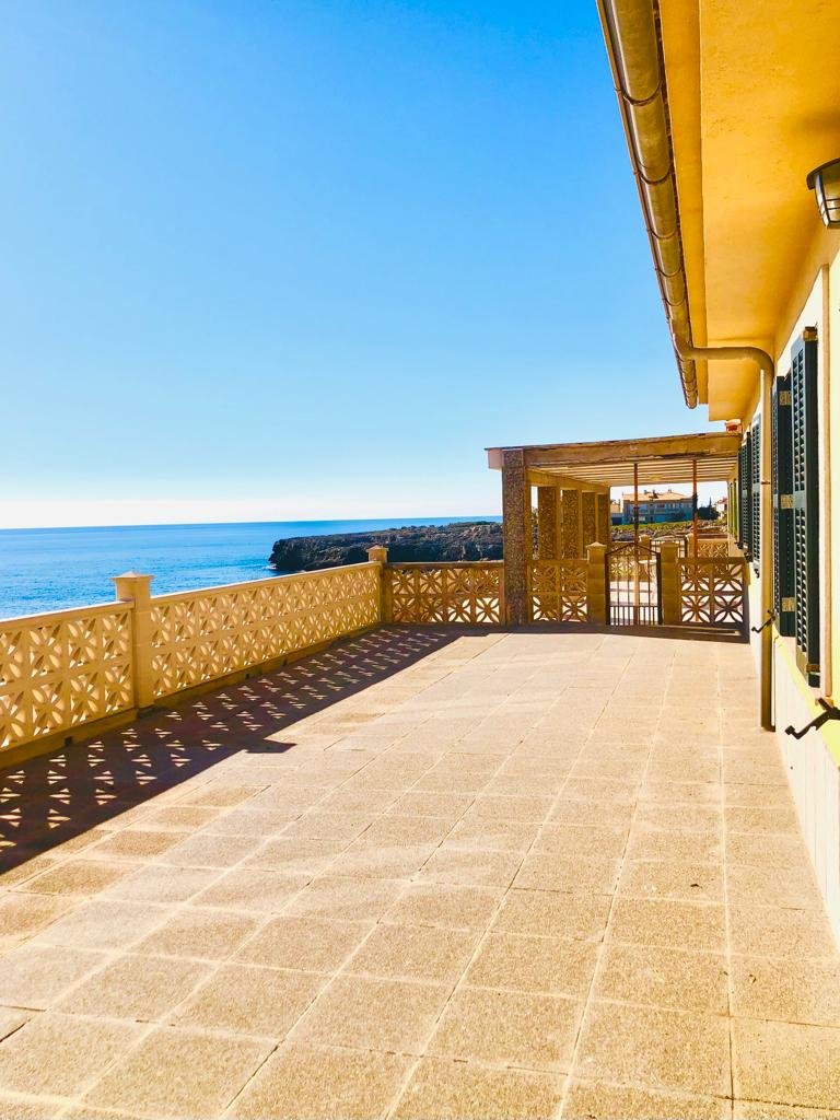 Wohnen direkt am Meer  - Modernes Haus mit Pool und Gästeapartment