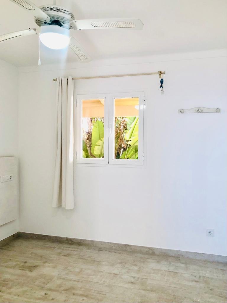 Wohnen direkt am Meer  - Modernes Haus mit Pool und Gästeapartment