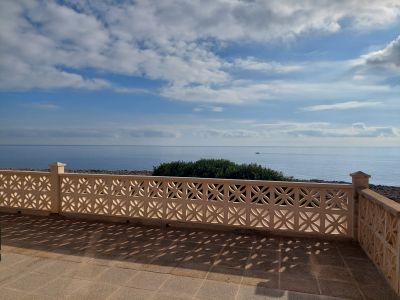 Wohnen direkt am Meer  - Modernes Haus mit Pool und Gästeapartment