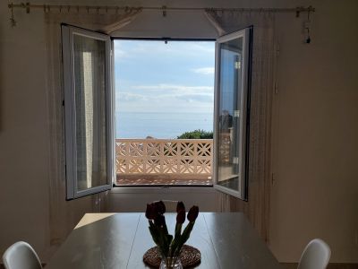 Wohnen direkt am Meer  - Modernes Haus mit Pool und Gästeapartment