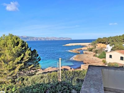 Wohnhaus in Mal Pas Alcudia mit direktem Meerzugang und herrlichem Ausblick