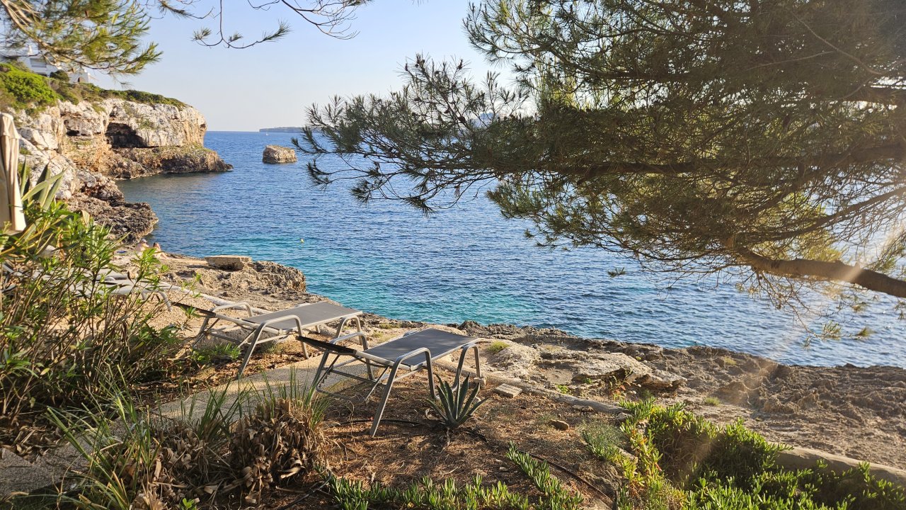 WOHNUNG DIREKT AM MEER IN PORTOCOLOM