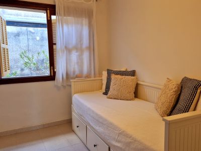 Seafront apartment in Cala Mandia