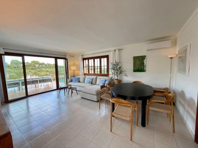 Seafront apartment in Cala Mandia