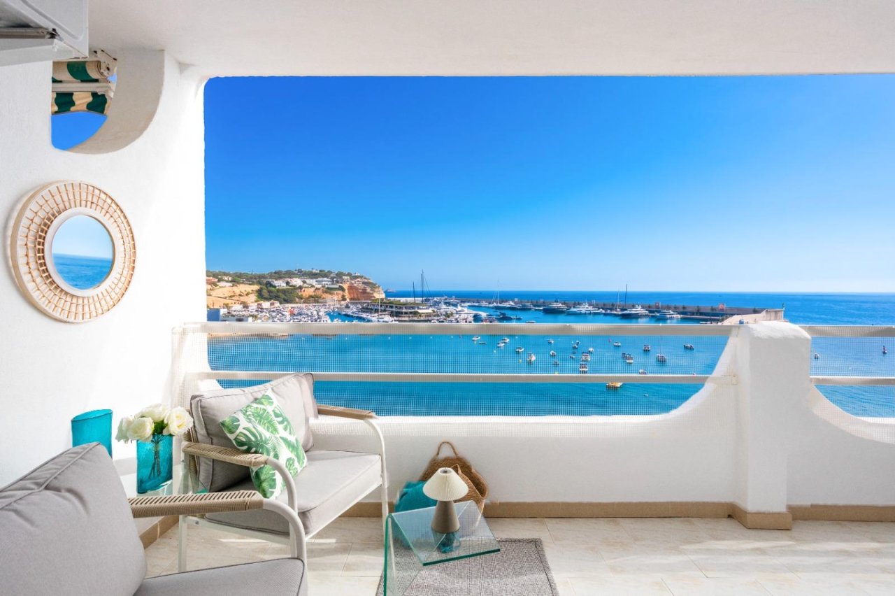 Wohnung in erster Meereslinie in Port Adriano zur Miete oder zum Kauf
