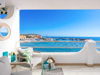 Wohnung in erster Meereslinie in Port Adriano zur Miete oder zum Kauf