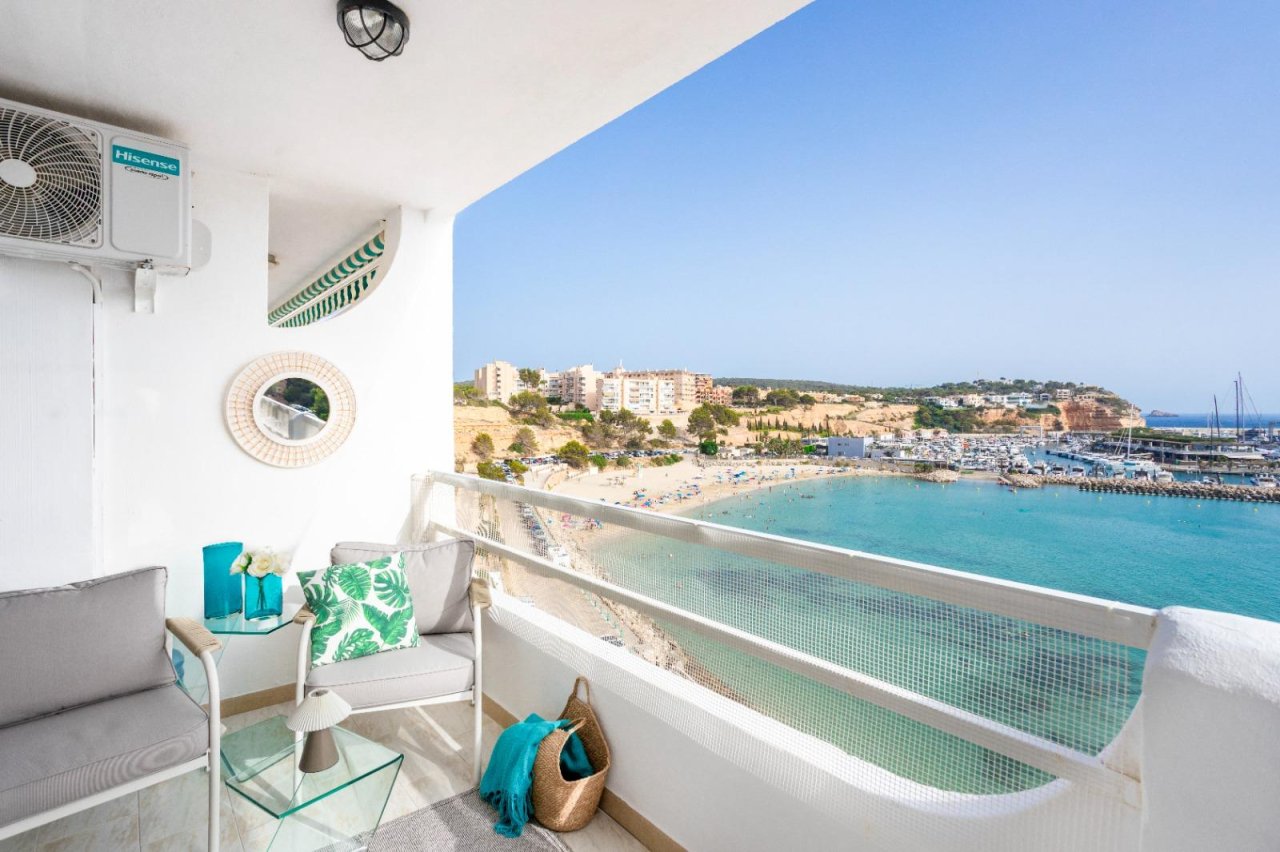 Wohnung in erster Meereslinie in Port Adriano zur Miete oder zum Kauf