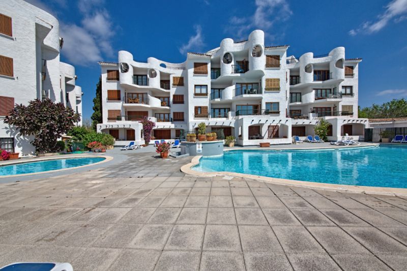 Wohnung in erster Meereslinie Pto. Alcudia mit Pool und in der Nähe des Hafens