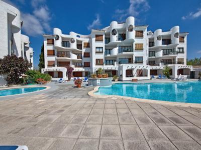 Wohnung in erster Meereslinie Pto. Alcudia mit Pool und in der Nähe des Hafens