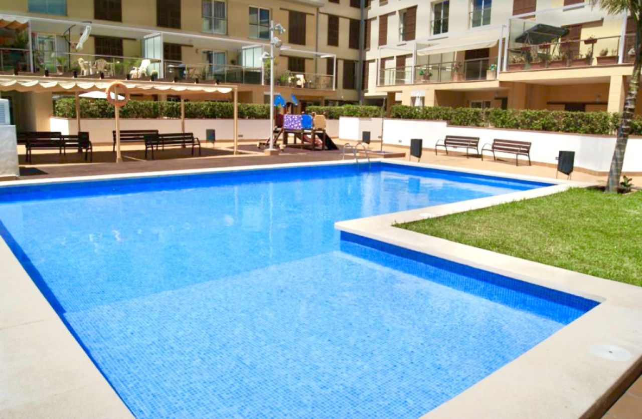 Apartment with top amenities and communal pool in Campos